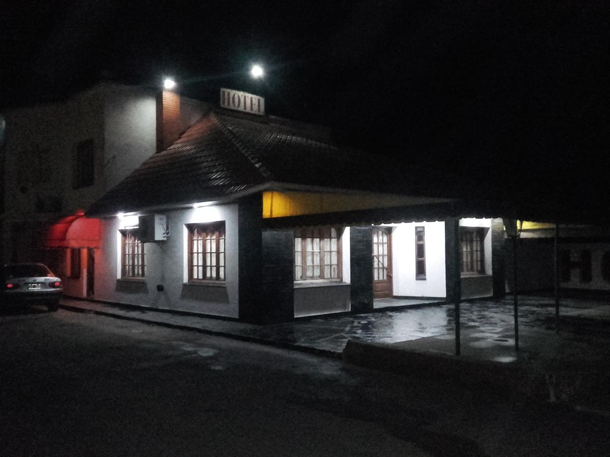 Hotel Y Restaurant Don Quijote Macachín Exterior foto